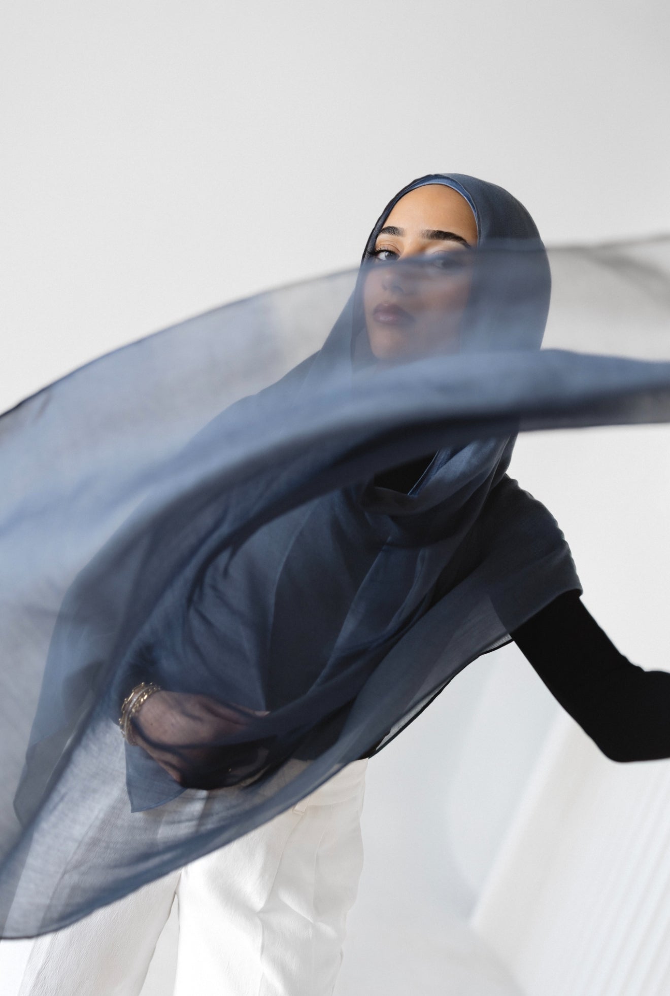 Light Modal Hijab - Steal Blu