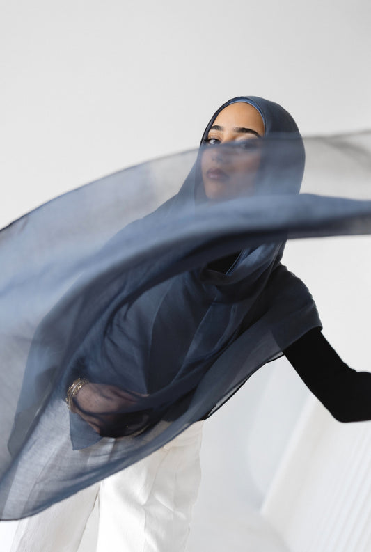 Light Modal Hijab - Steal Blu